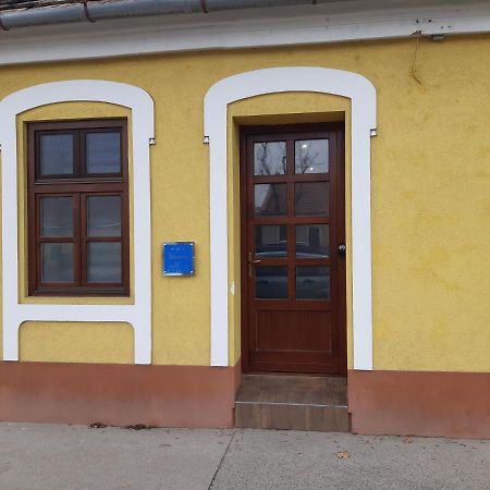 Ady Apartman Tata Exterior photo