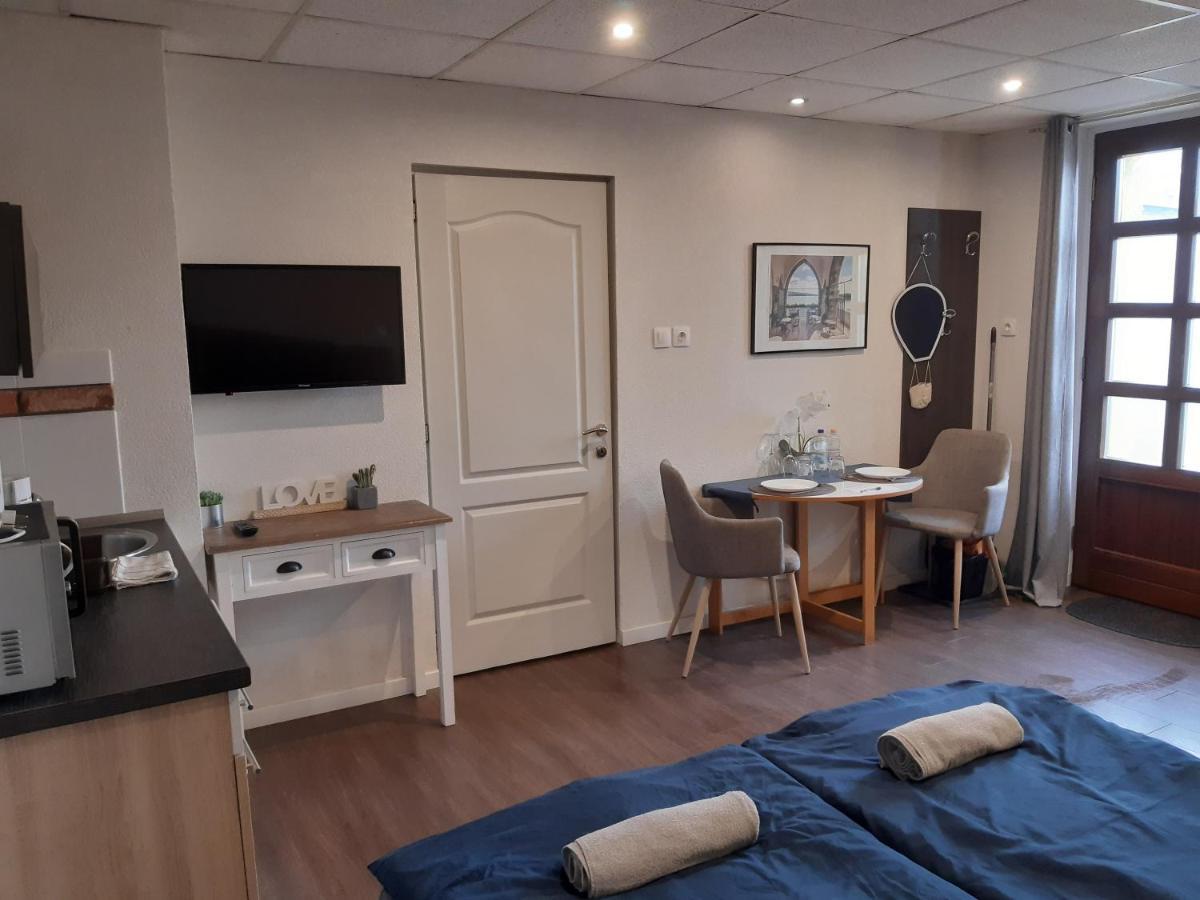 Ady Apartman Tata Exterior photo